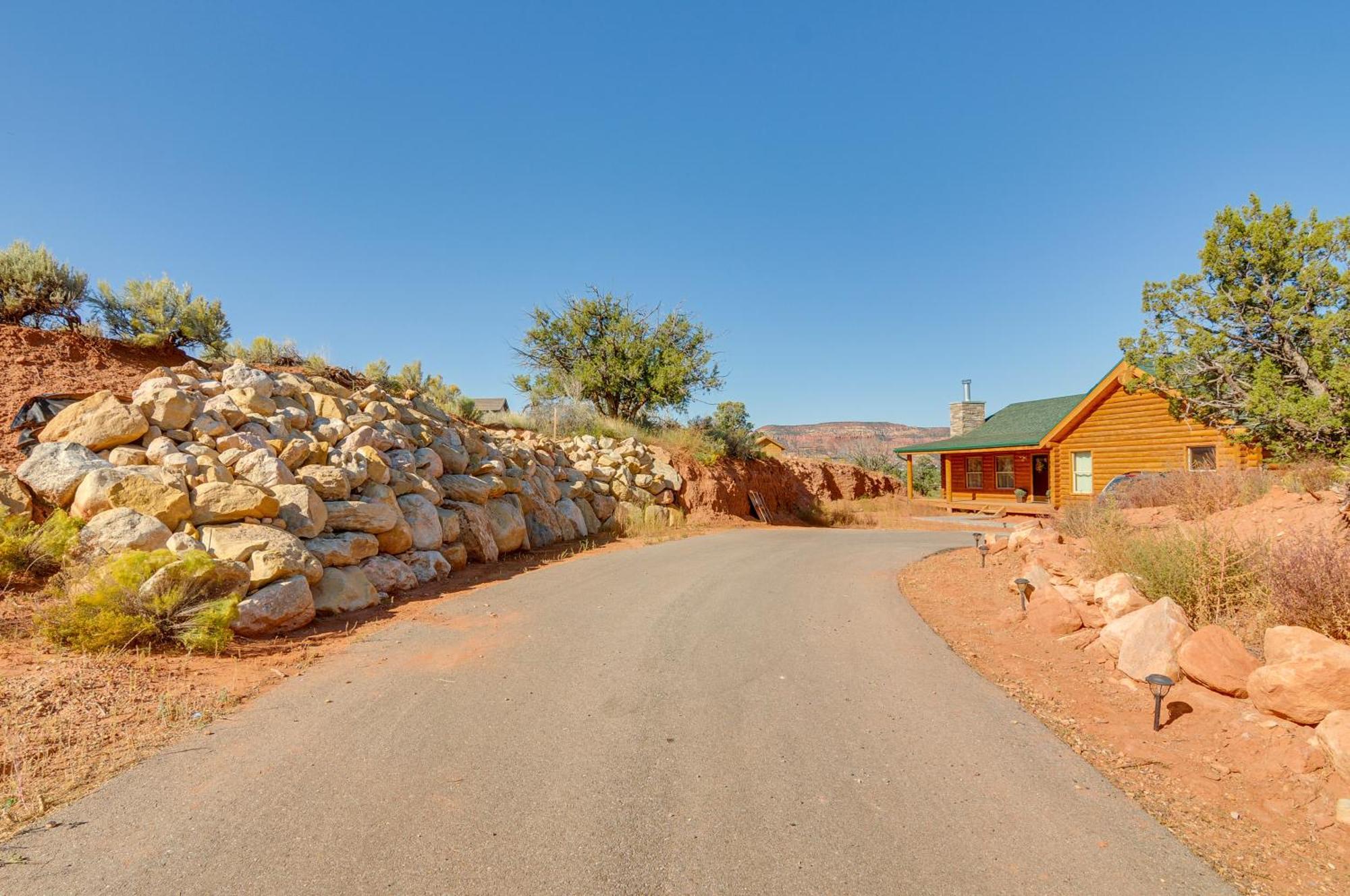 The Cliffrose Cabin - Hike, Relax, Explore! 卡纳布 外观 照片